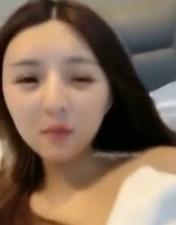 肉感小美女半路上勾搭路人回家结果被各种爆操.